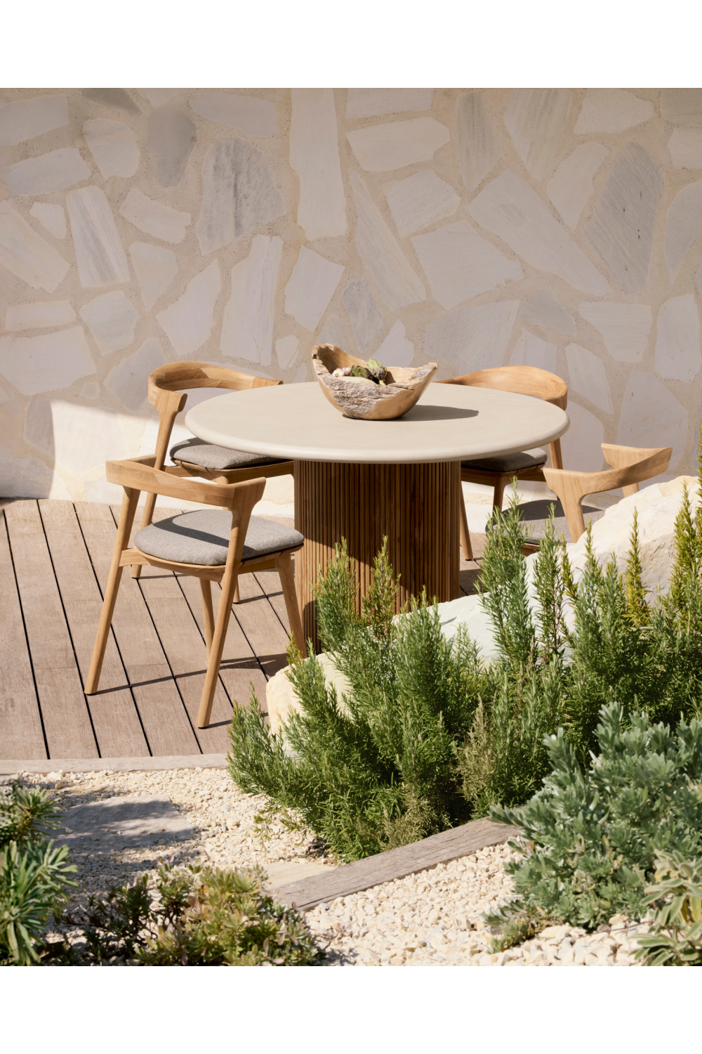   Round Concrete Outdoor Dining Table | Oroa.com