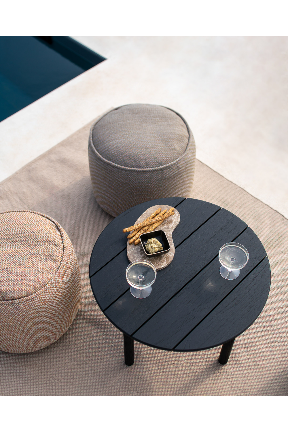   Round Outdoor Pouf | Oroa.com