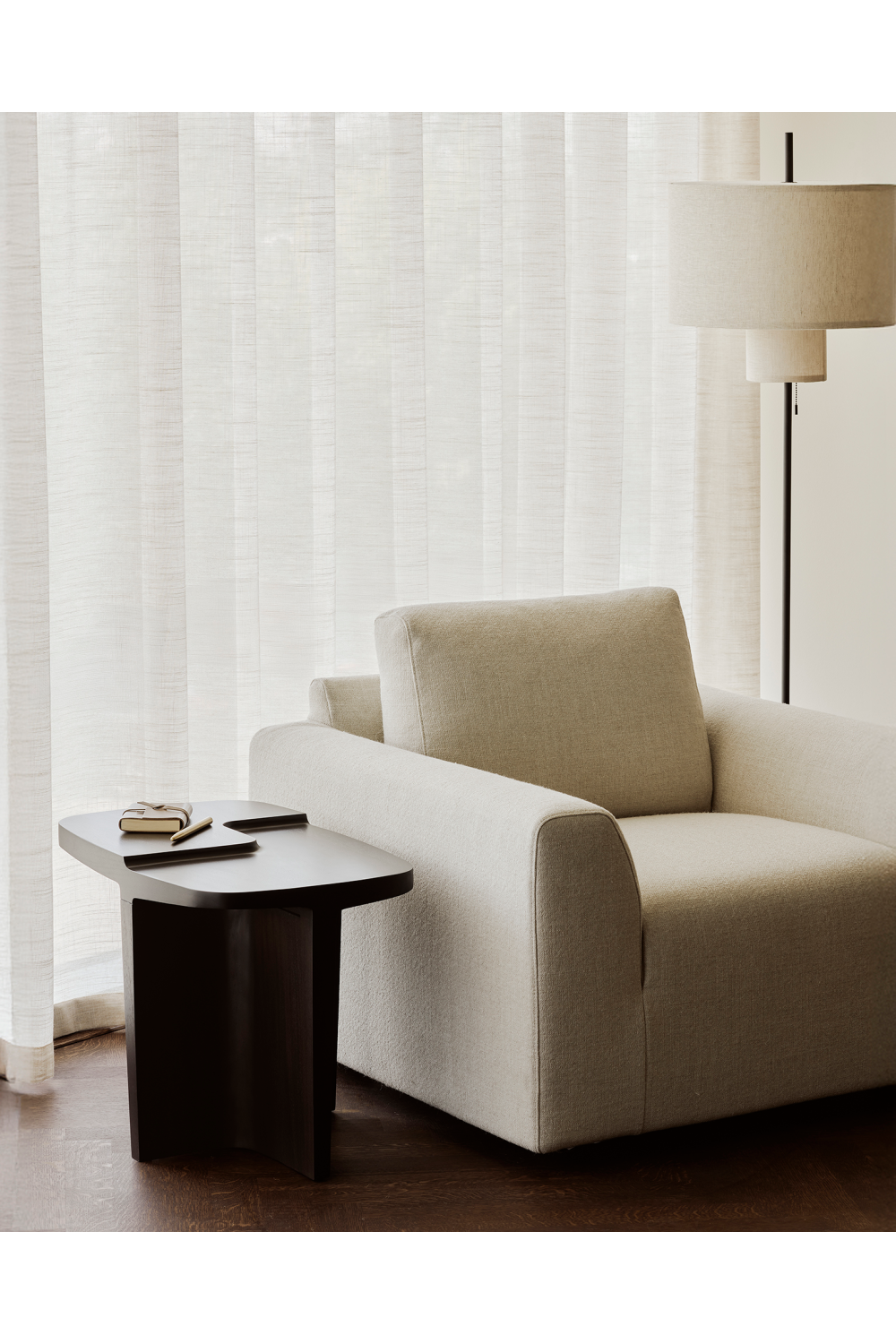   Cream Lounge Chair | Oroa.com