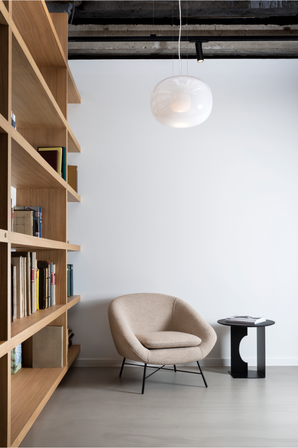  Vintage Style Lounge Chair | Oroa.com