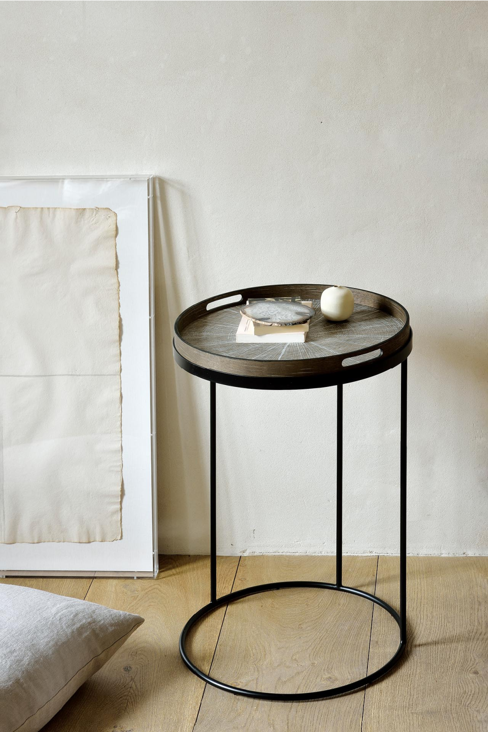   Round Hand-Painted Wood Tray | Oroa.com