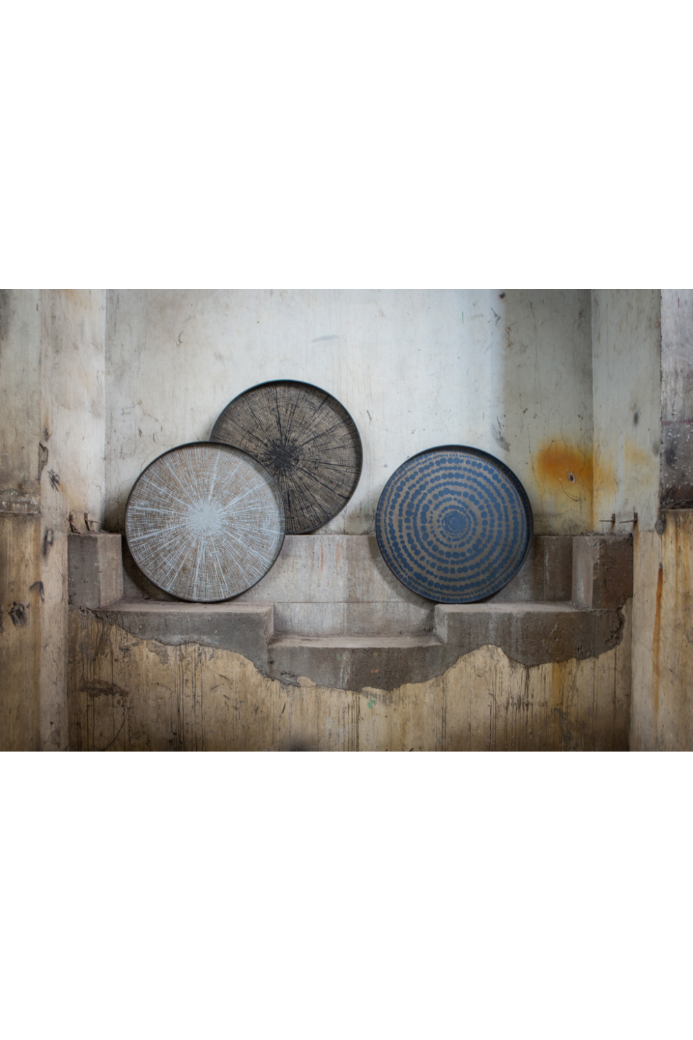   Round Hand-Painted Wood Tray | Oroa.com