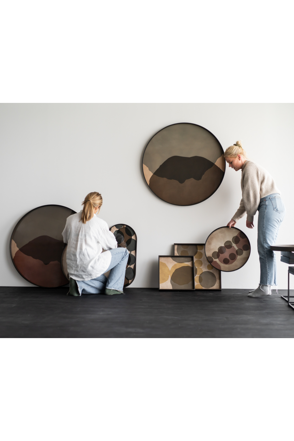   Hand-painted Glass Round Tray | Oroa.com