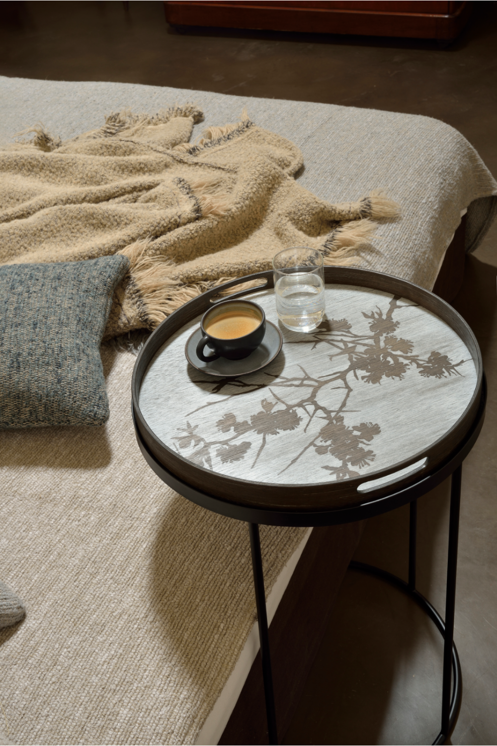   Round Tray Side Table | Oroa.com
