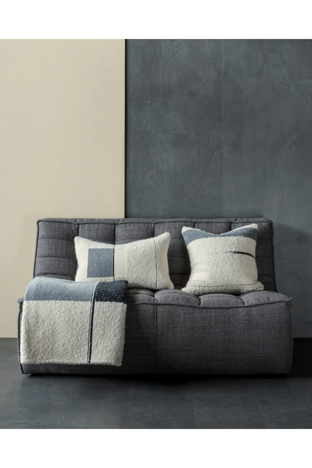   Tri-Color Throw Blanket | Oroa.com