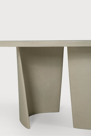   Round Concrete Outdoor Dining Table | Oroa.com