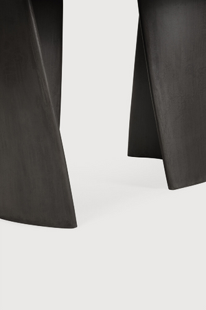   Round Concrete Outdoor Dining Table | Oroa.com
