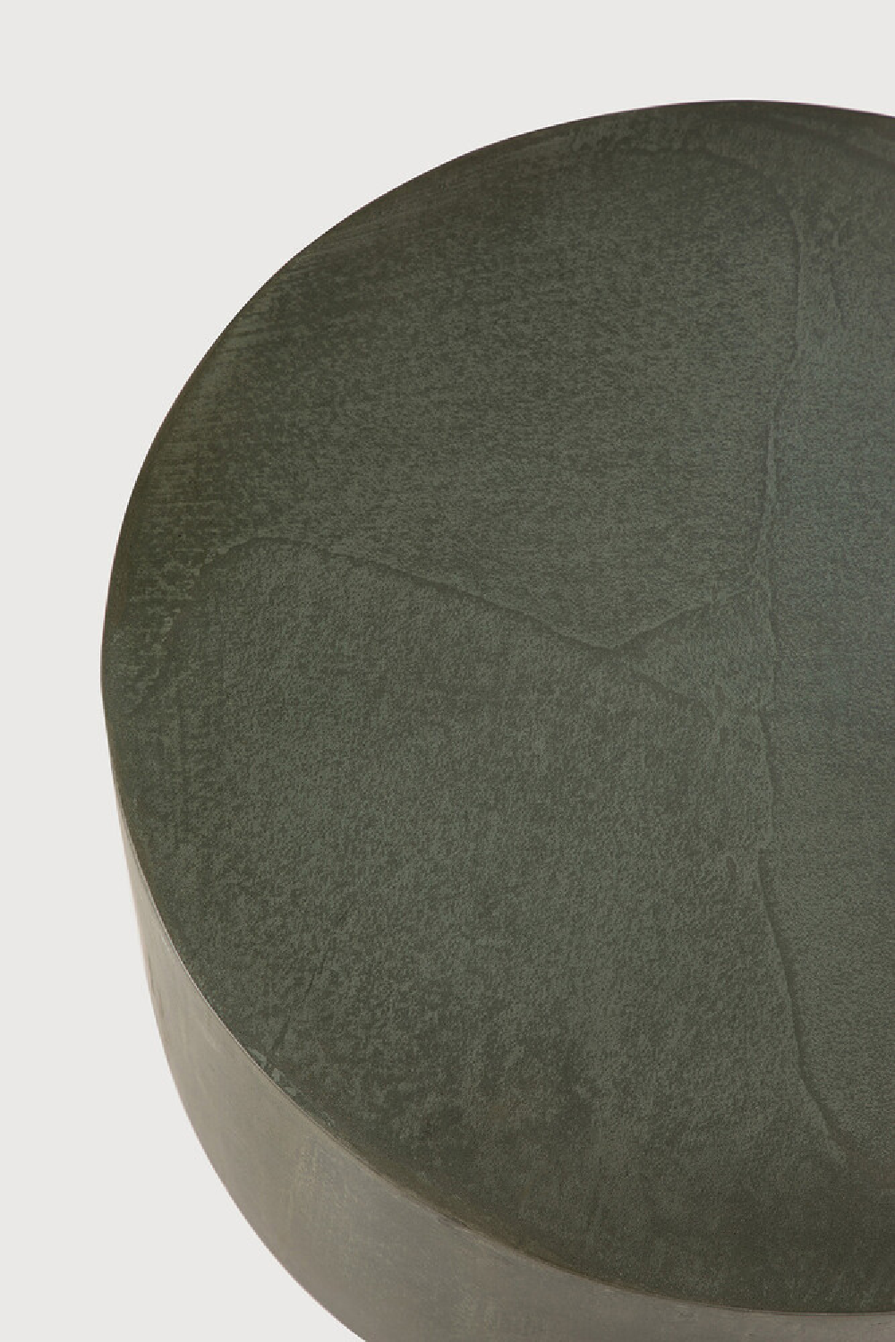   Mushroom-Shaped Outdoor Side Table | Oroa.com