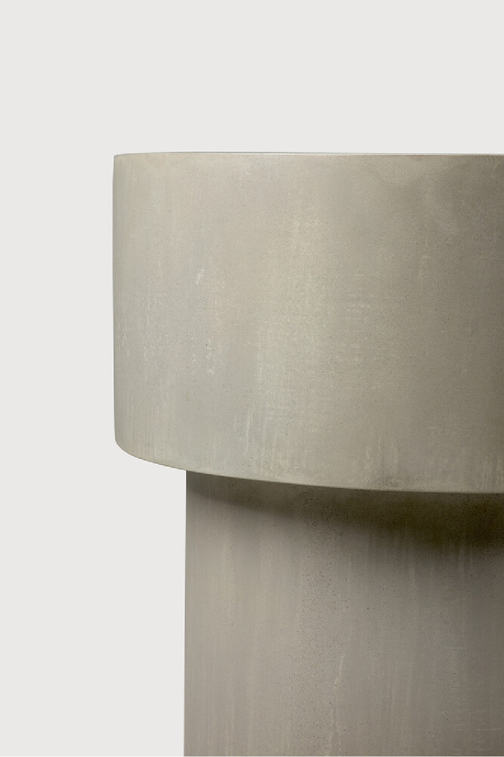   Mushroom-Shaped Outdoor Side Table | Oroa.com