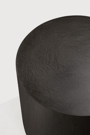   Round Concrete Outdoor Side Table | Oroa.com
