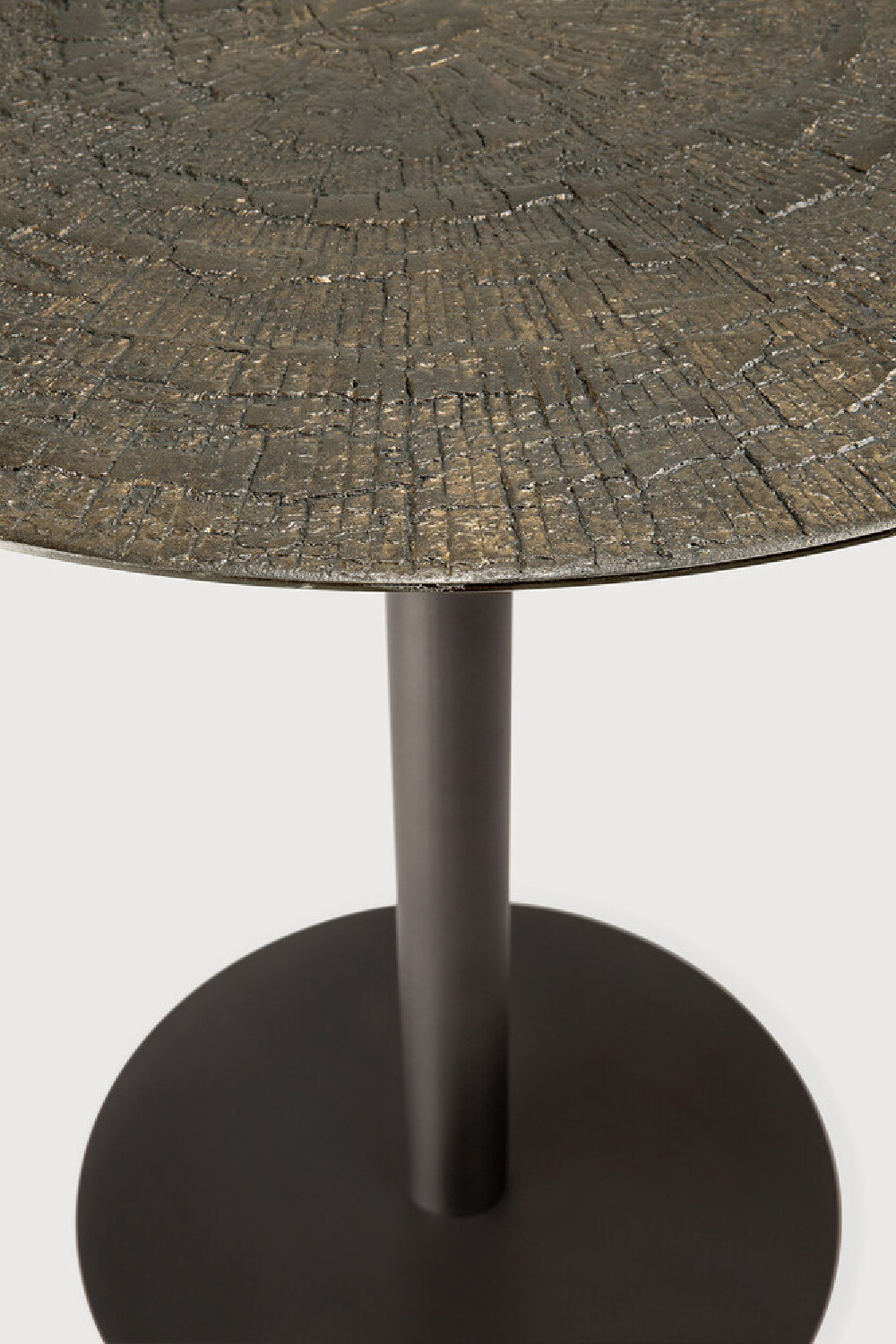  Round Pedestal Dining Table | Oroa.com