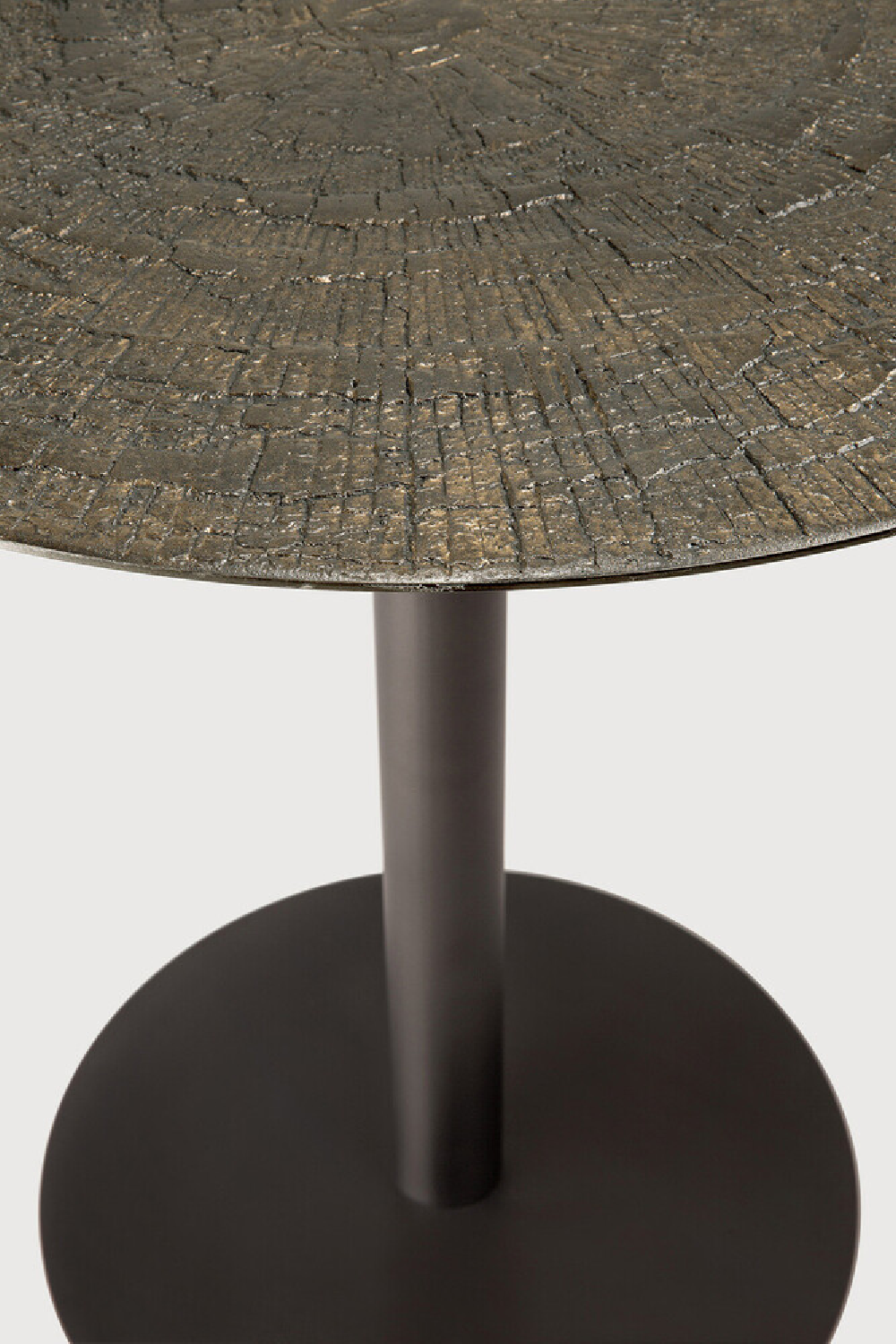   Round Pedestal Dining Table | Oroa.com