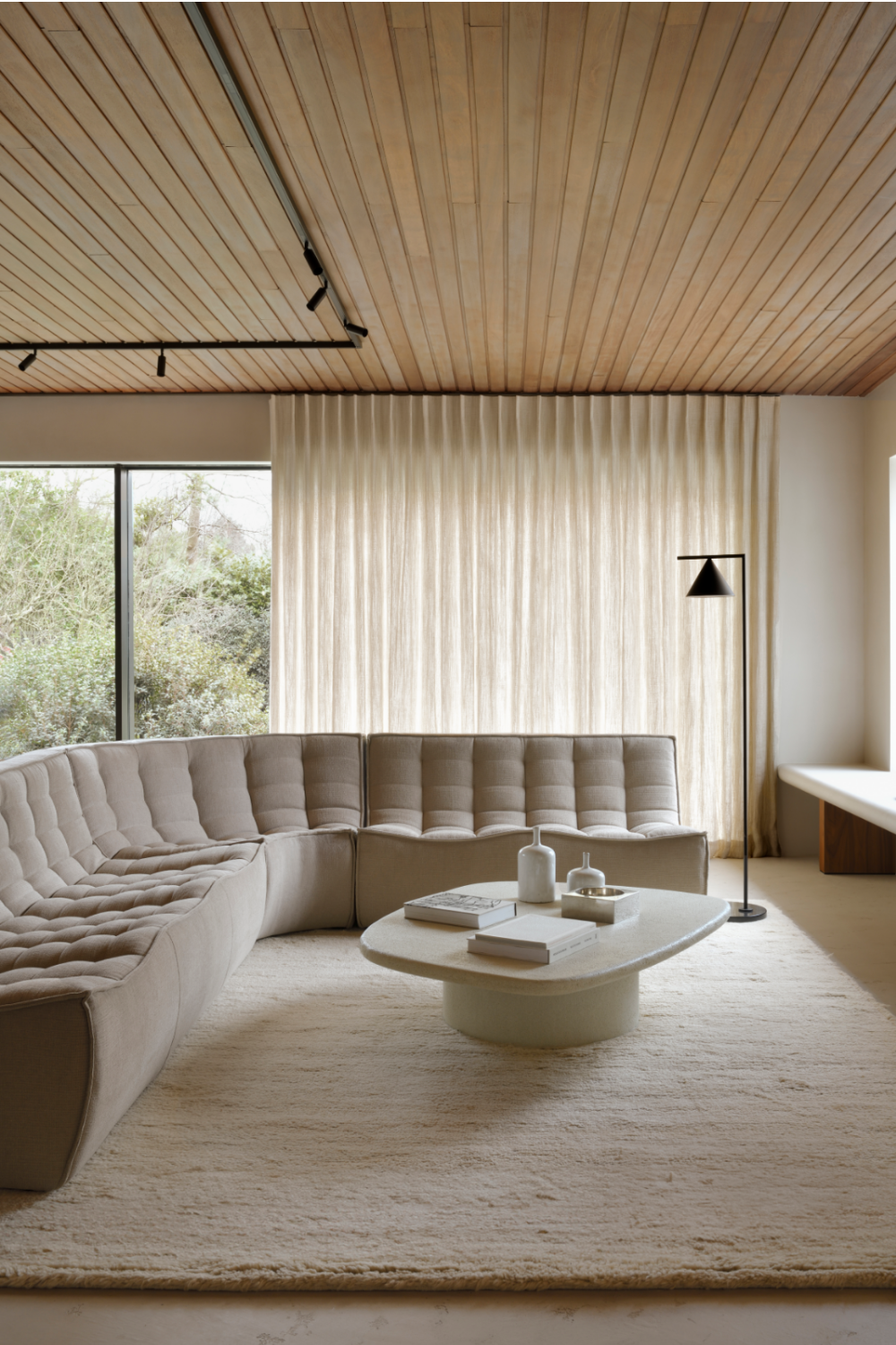   White Pebble-Shaped Coffee Table | Oroa.com