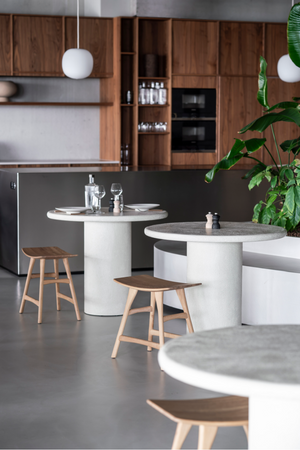   Round Pedestal Dining Table | Oroa.com