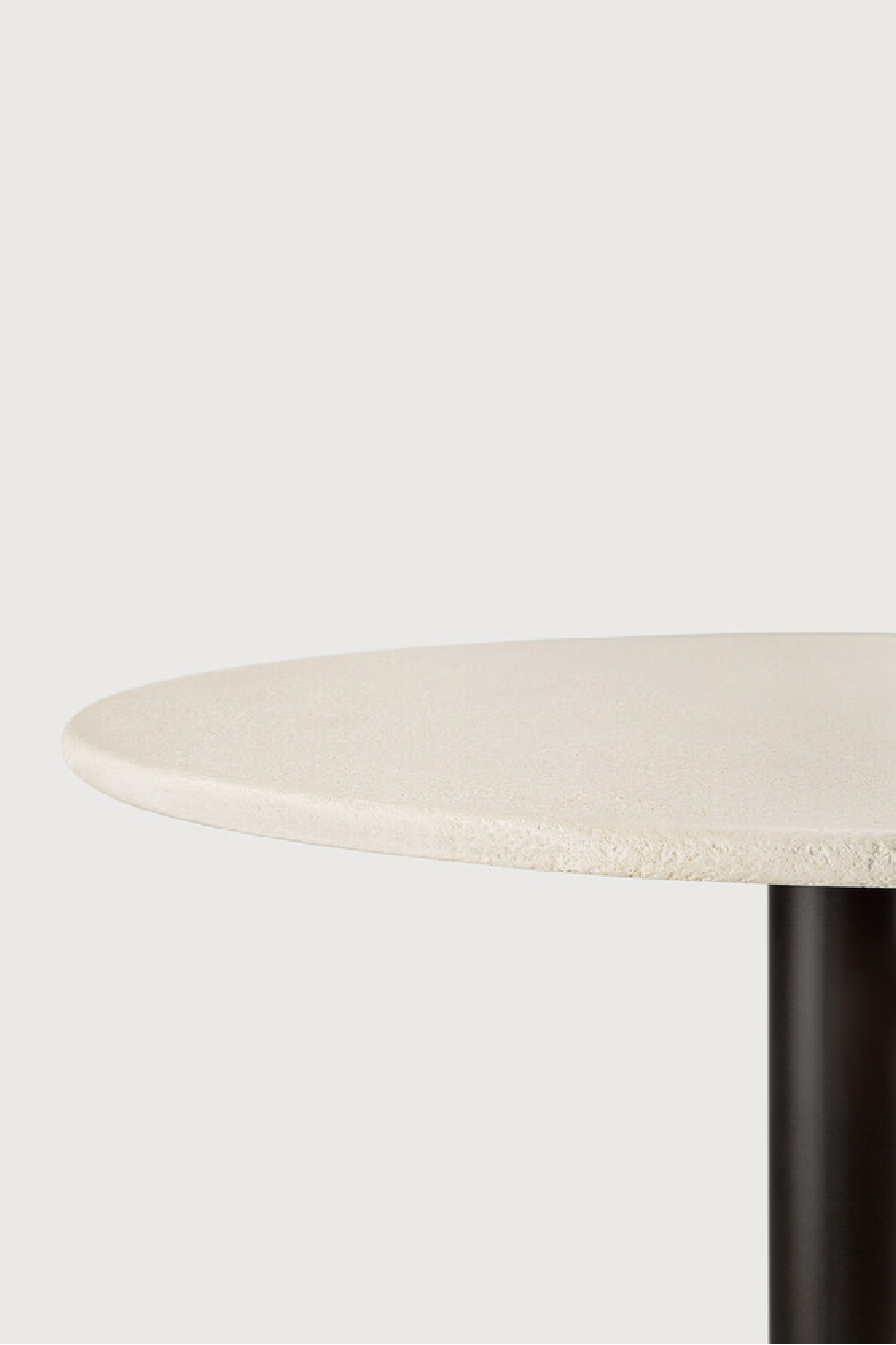   Round Pedestal Dining Table | Oroa.com