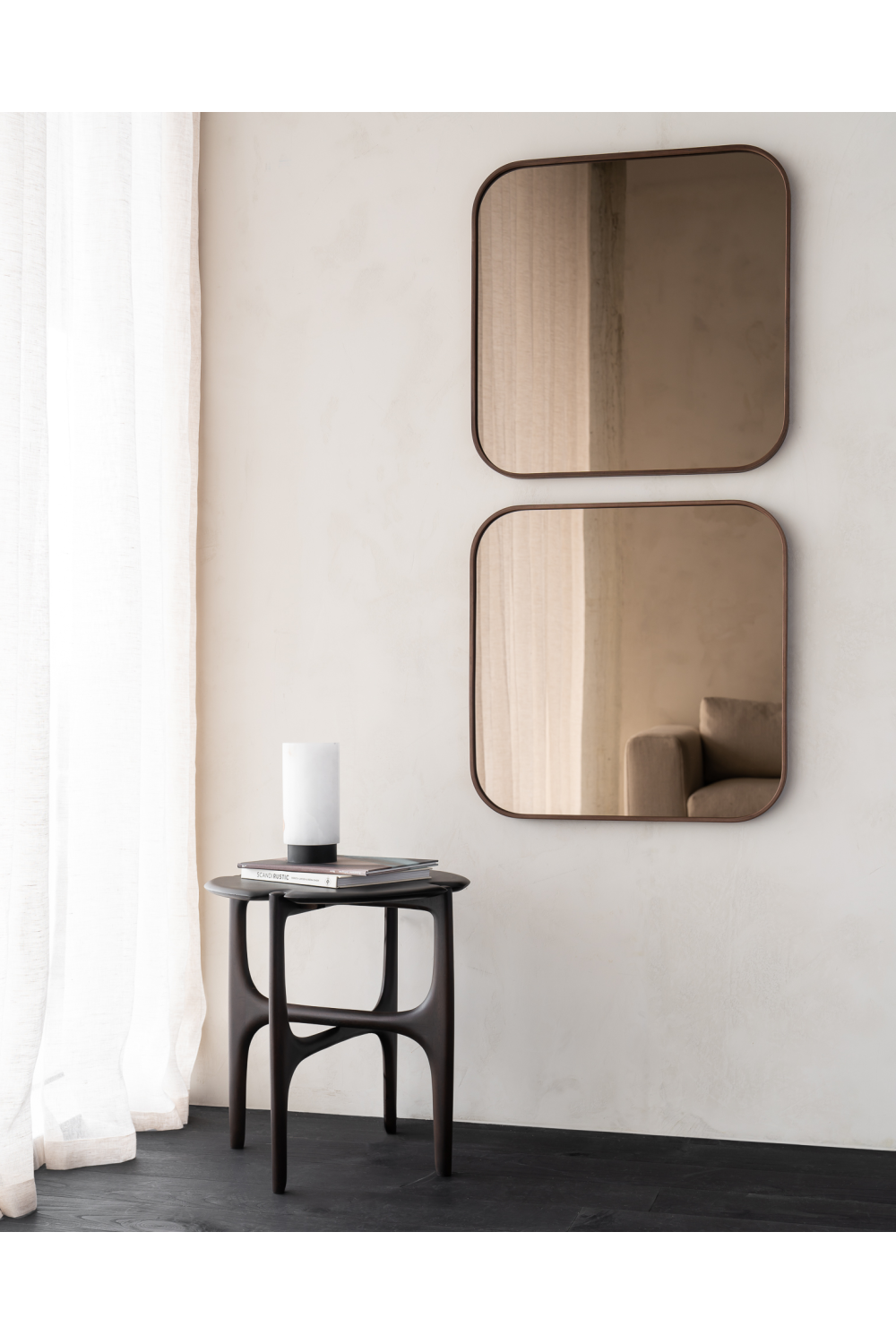   Varnished Round Side Table | Oroa.com