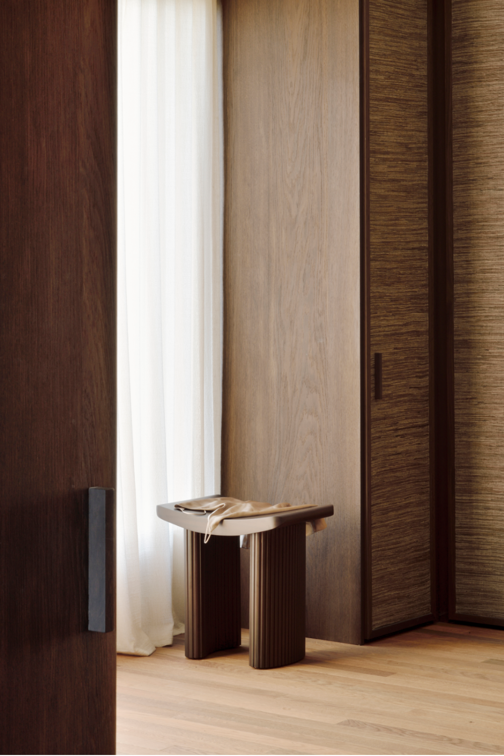   Brown Mahogany Curved Stool | Oroa.com