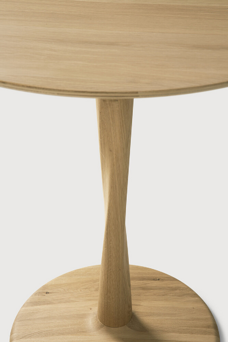  Solid Oak Pedestal Dining Table | Oroa.com