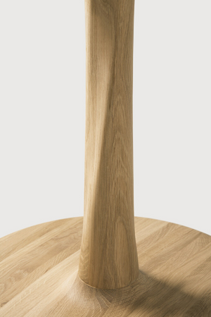   Solid Oak Pedestal Dining Table | Oroa.com