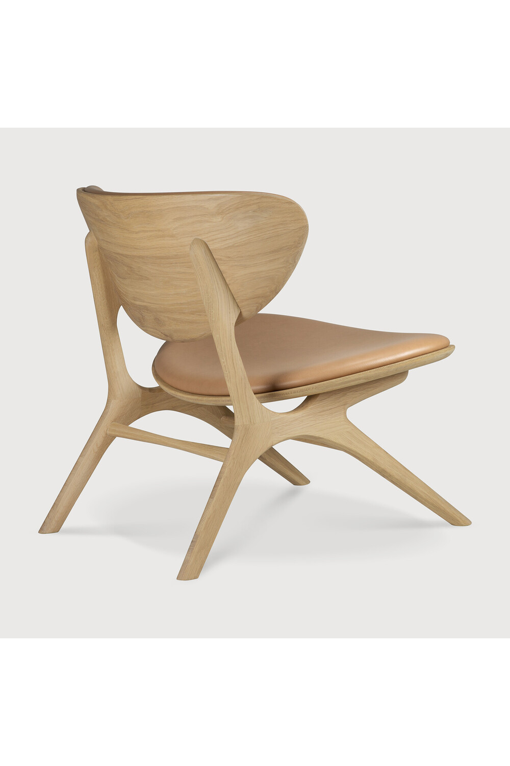   Varnished Oak Leather Lounge Chair | Oroa.com