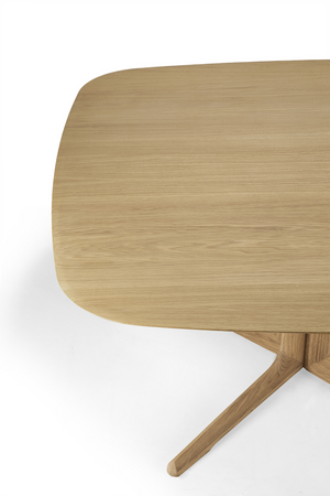   Central-Footed Oak Dining Table | Oroa.com