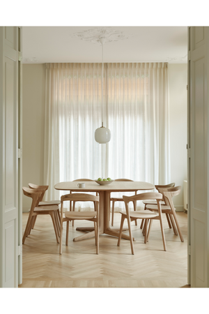   Central-Footed Oak Dining Table | Oroa.com