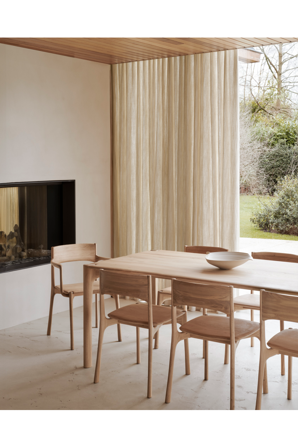   Sleek Handcrafted Dining Chair | Oroa.com