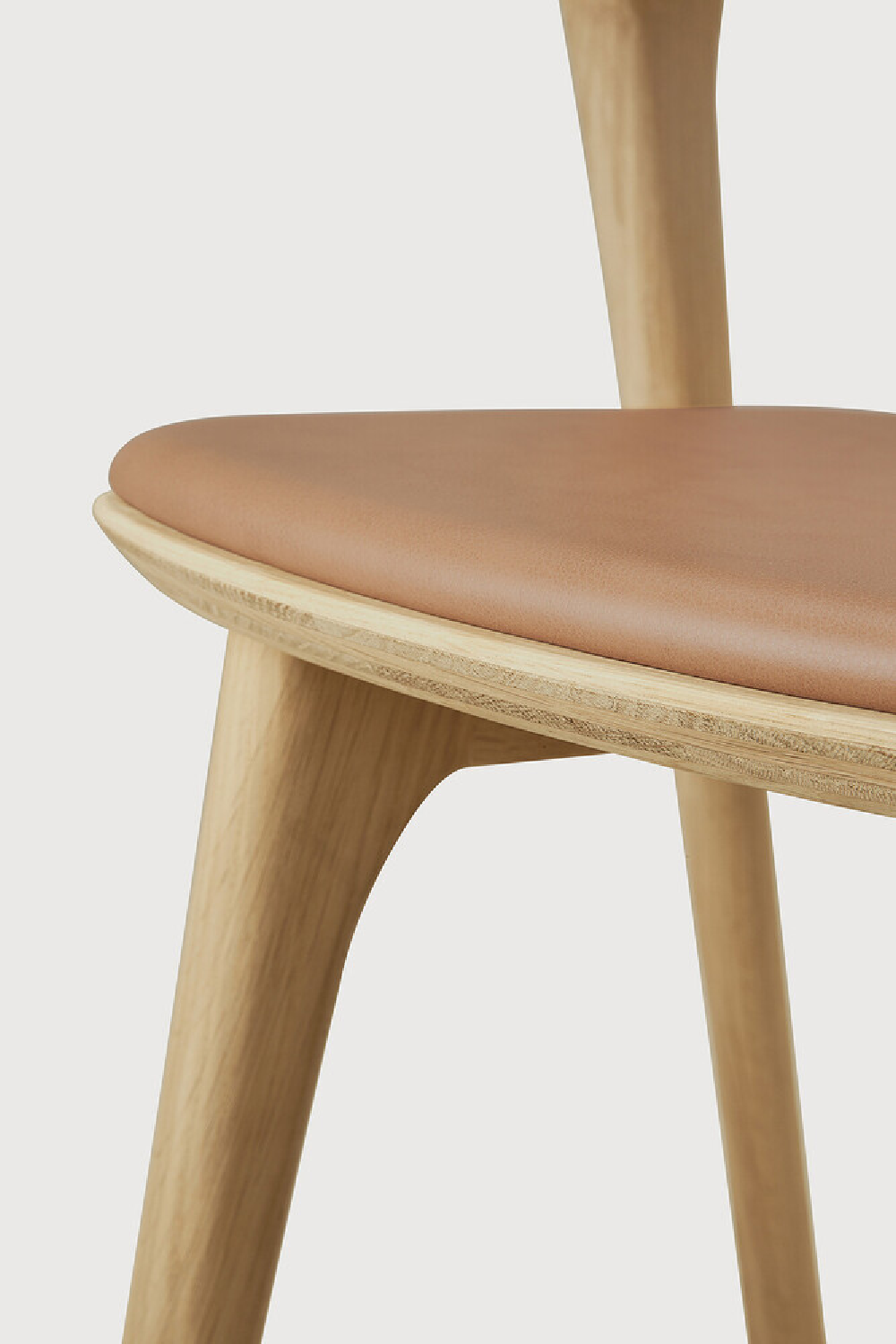   Cushioned Scandinavian Dining Chair | Oroa.com