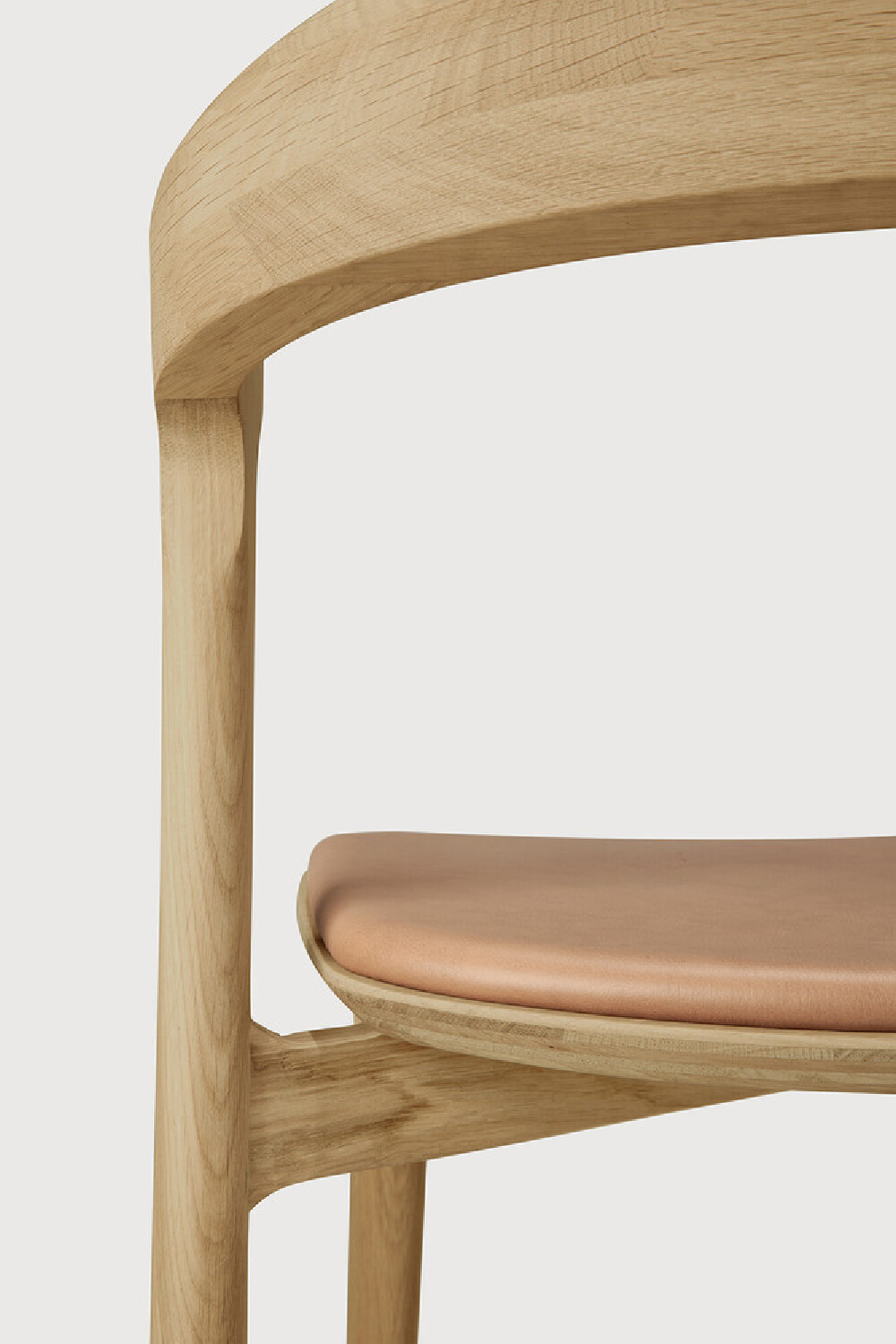   Cushioned Scandinavian Dining Chair | Oroa.com