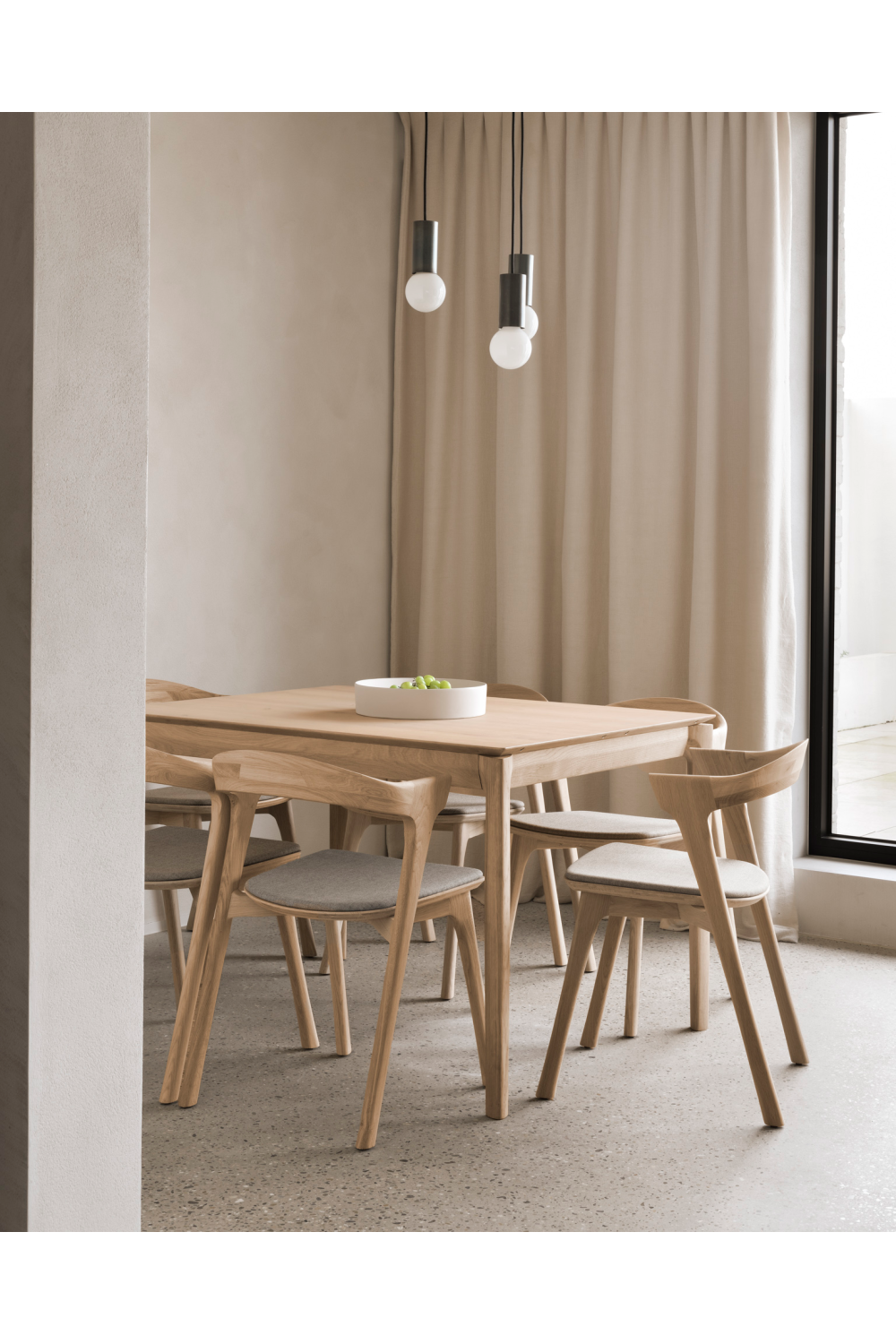   Cushioned Scandinavian Dining Chair | Oroa.com