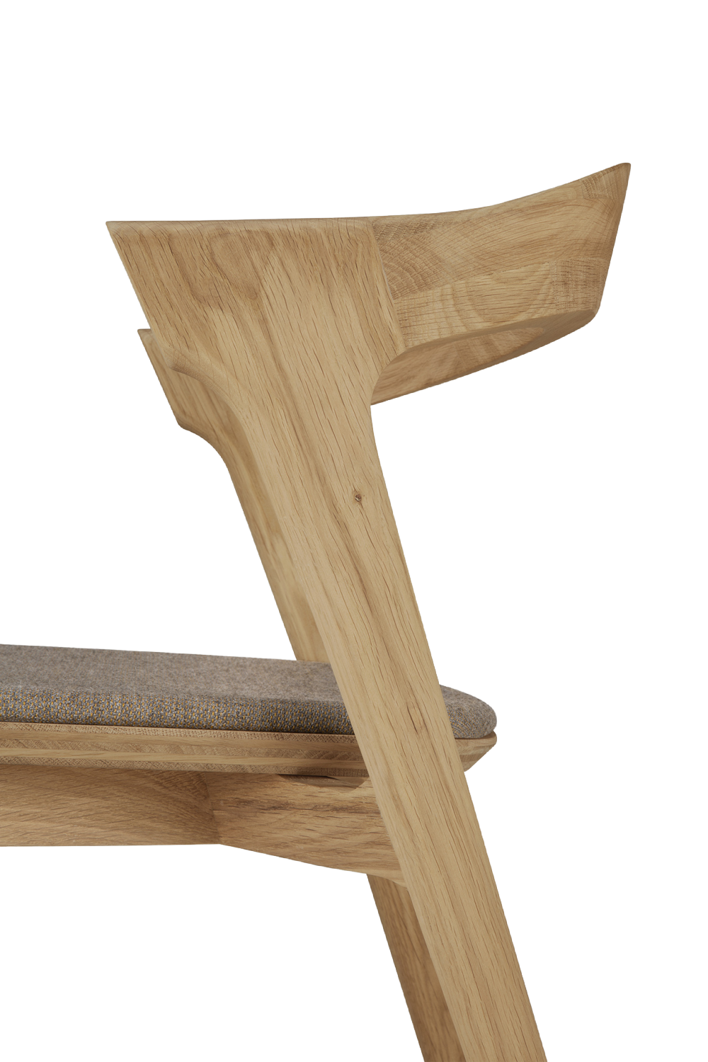   Cushioned Scandinavian Dining Chair | Oroa.com