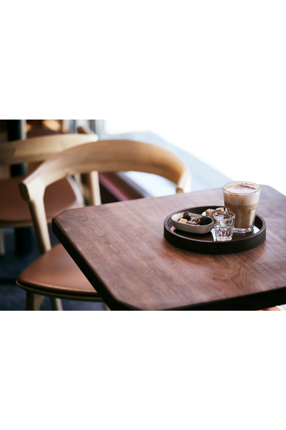   Cushioned Scandinavian Dining Chair | Oroa.com