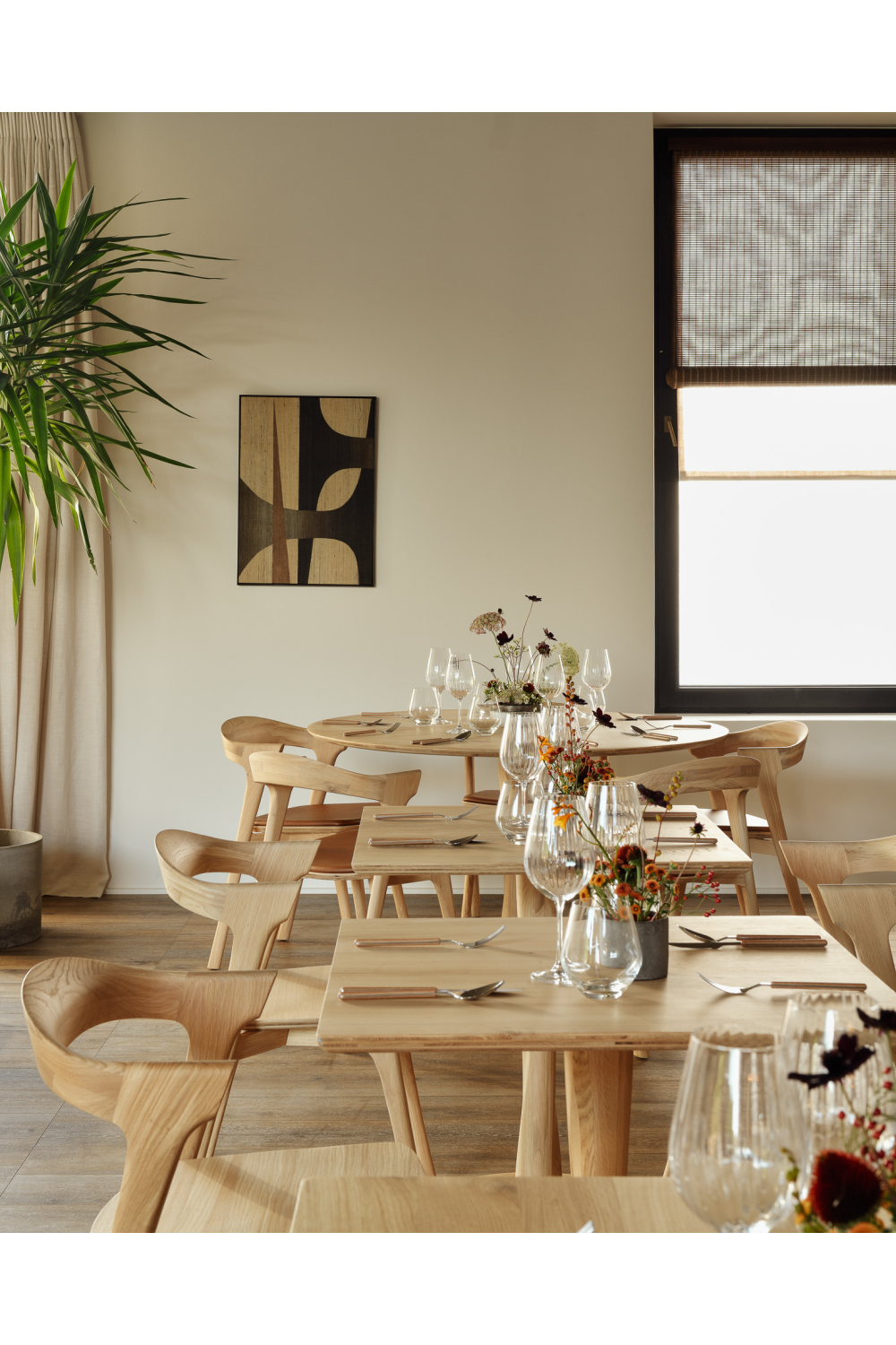   Cushioned Scandinavian Dining Chair | Oroa.com