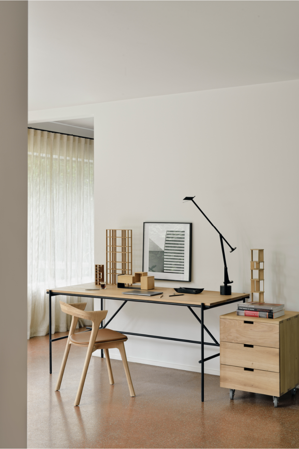   Cushioned Scandinavian Dining Chair | Oroa.com