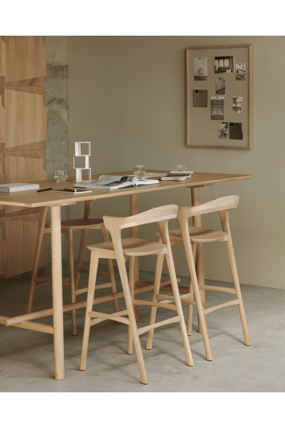   Curved Oak Bar Stool | Oroa.com