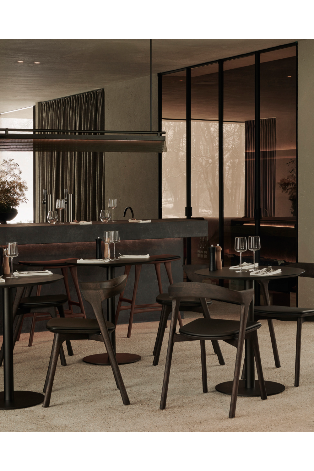   Round Pedestal Dining Table | Oroa.com