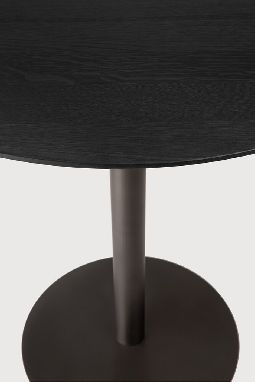   Round Pedestal Dining Table | Oroa.com