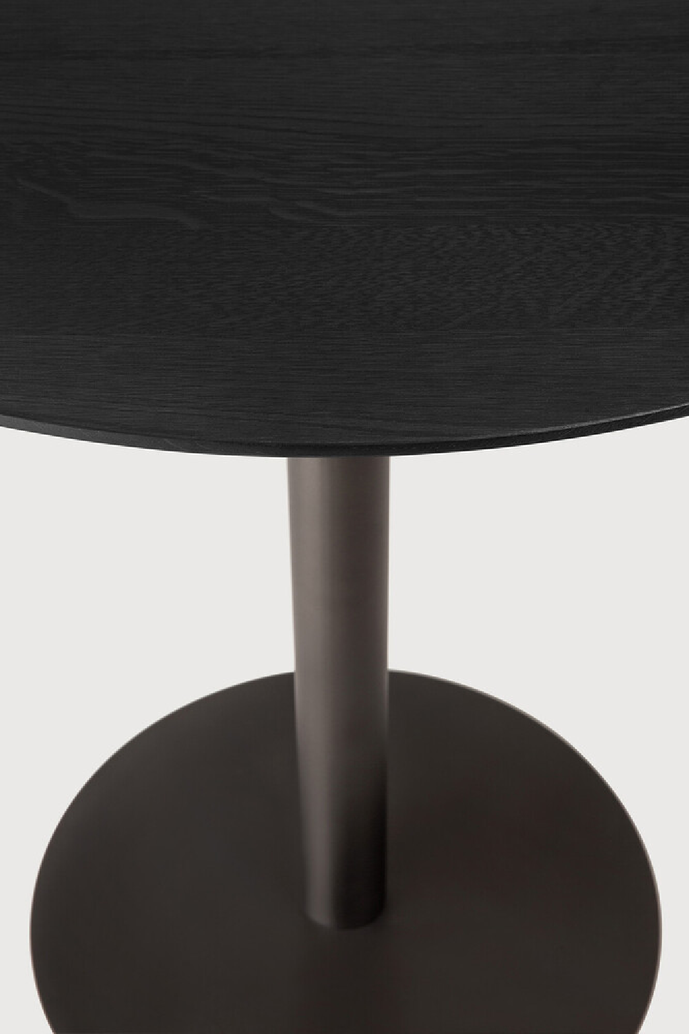   Round Pedestal Dining Table | Oroa.com