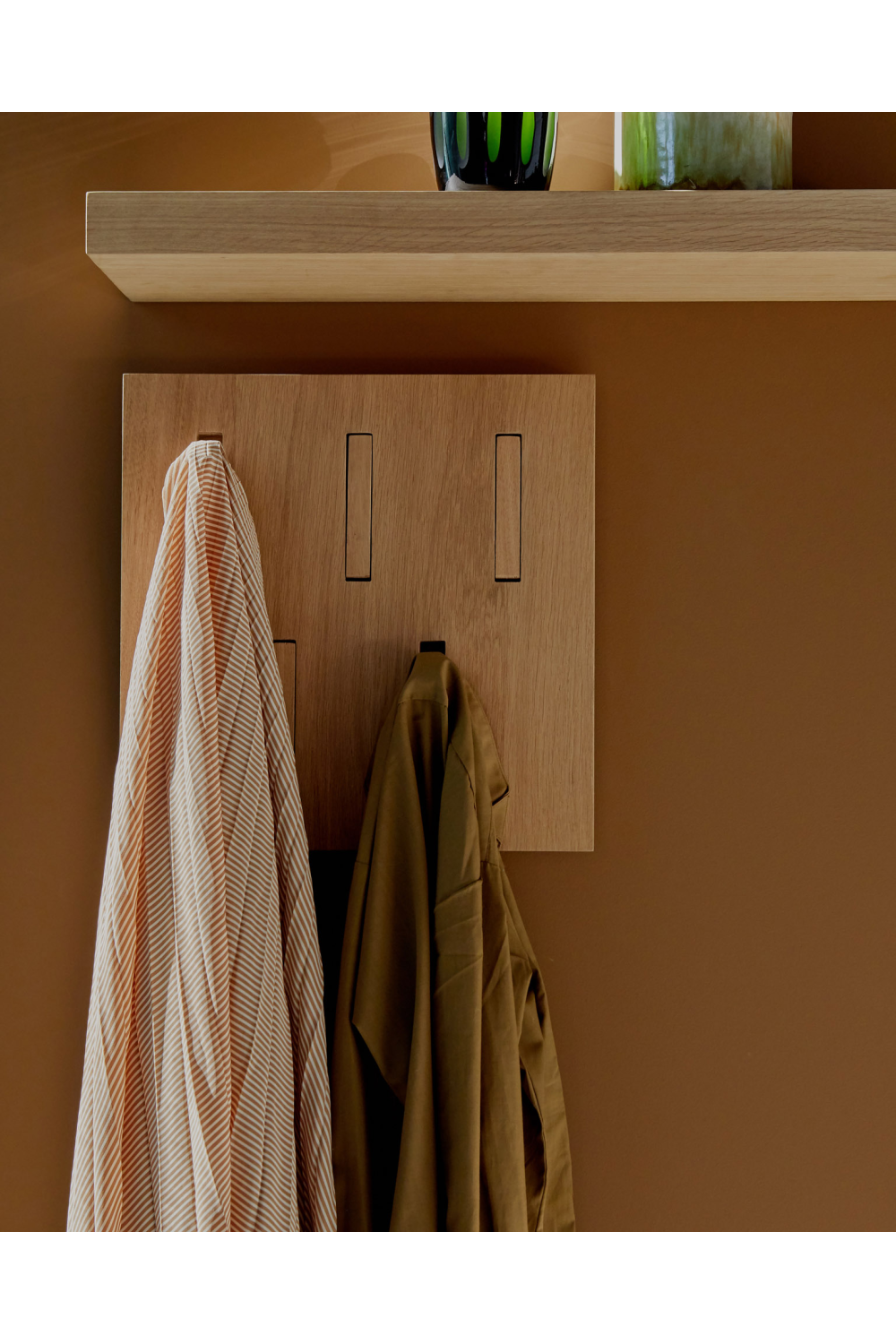   Solid Oak Wall Hanger | Oroa.com