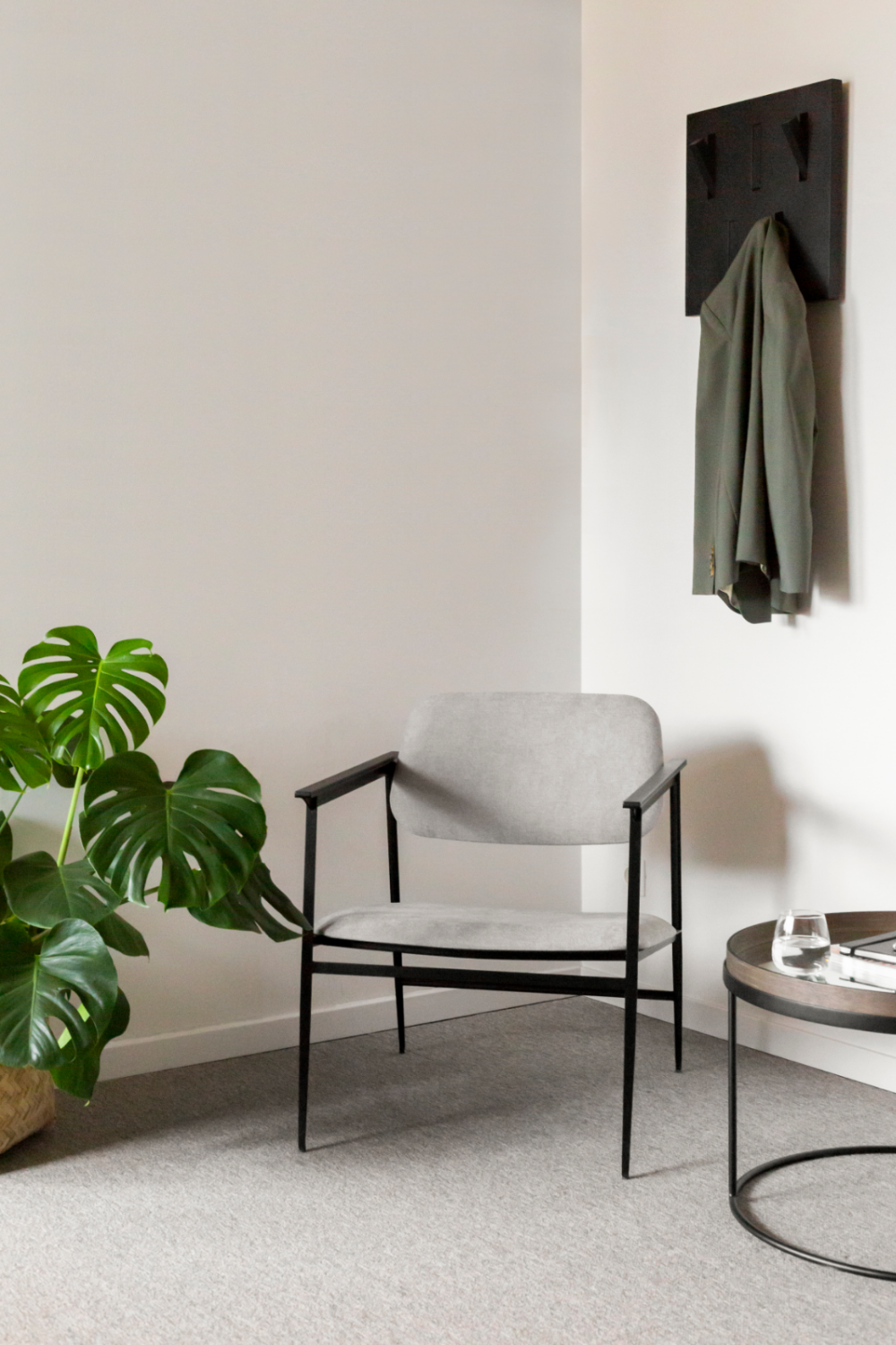   Solid Oak Wall Hanger | Oroa.com