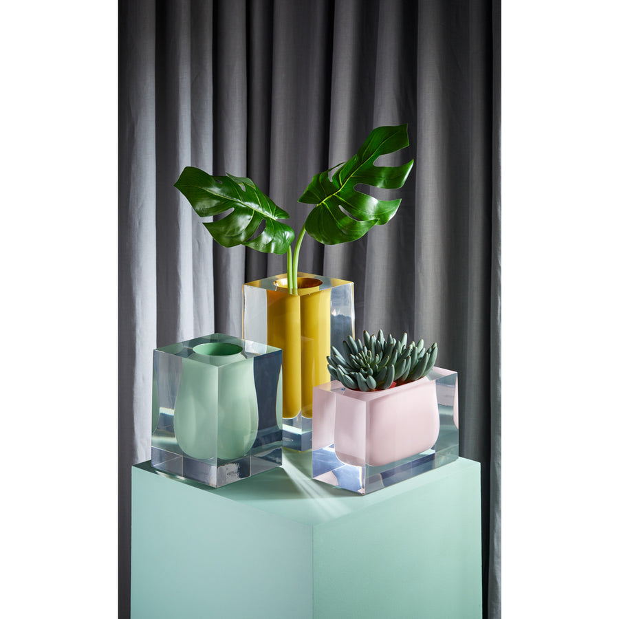   Acrylic Cube Scoop Vase | Oroa.com