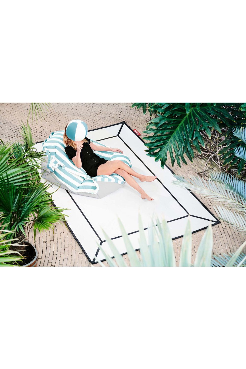   Olefin Fabric Water Lounger | Oroa.com