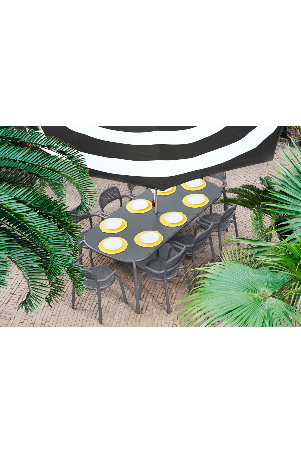   Aluminum Outdoor Armchair | Oroa.com