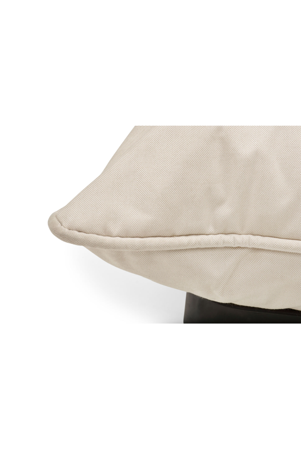   Cushioned Outdoor Daybed | Oroa.com