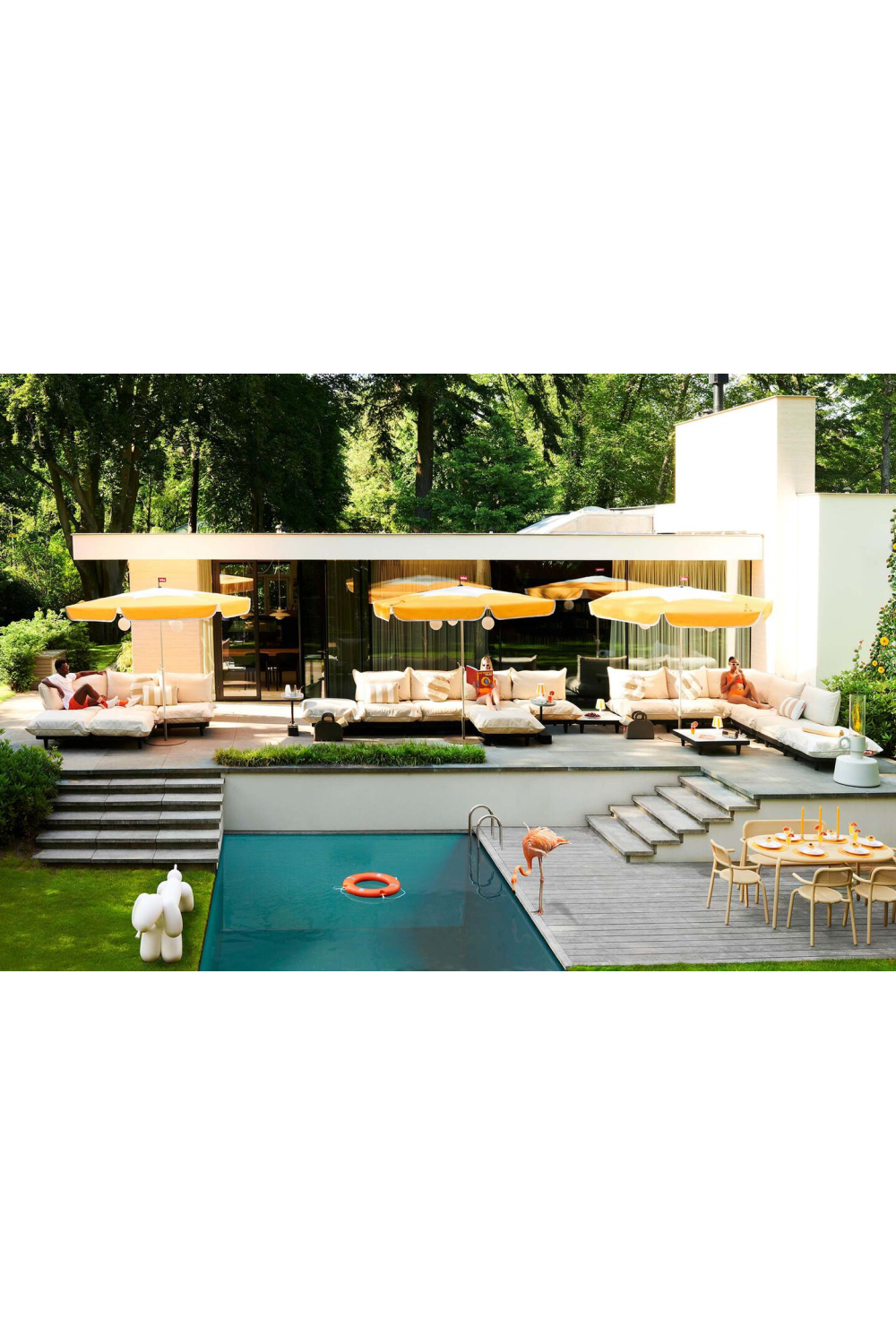   Cushioned Outdoor Daybed | Oroa.com