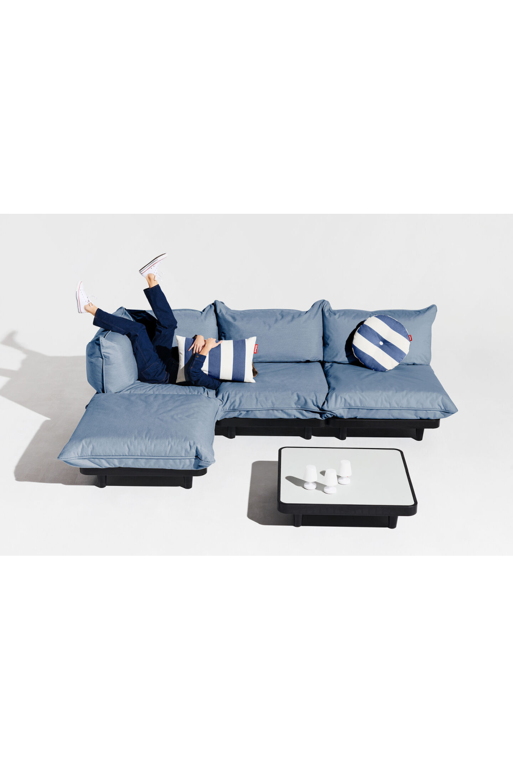   Cushioned Outdoor Daybed | Oroa.com