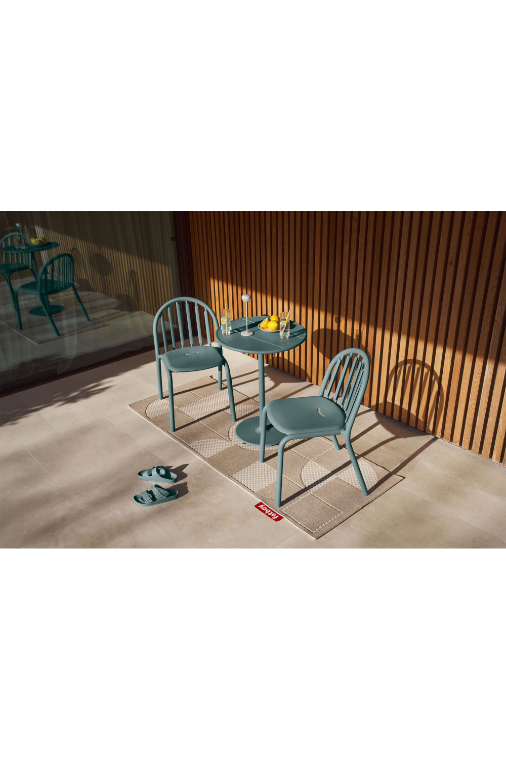   Round Outdoor Bistro Table | Oroa.com