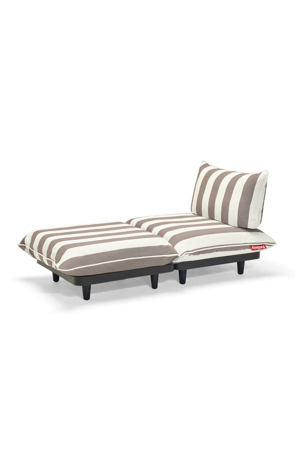  Cushioned Outdoor Daybed | Oroa.com