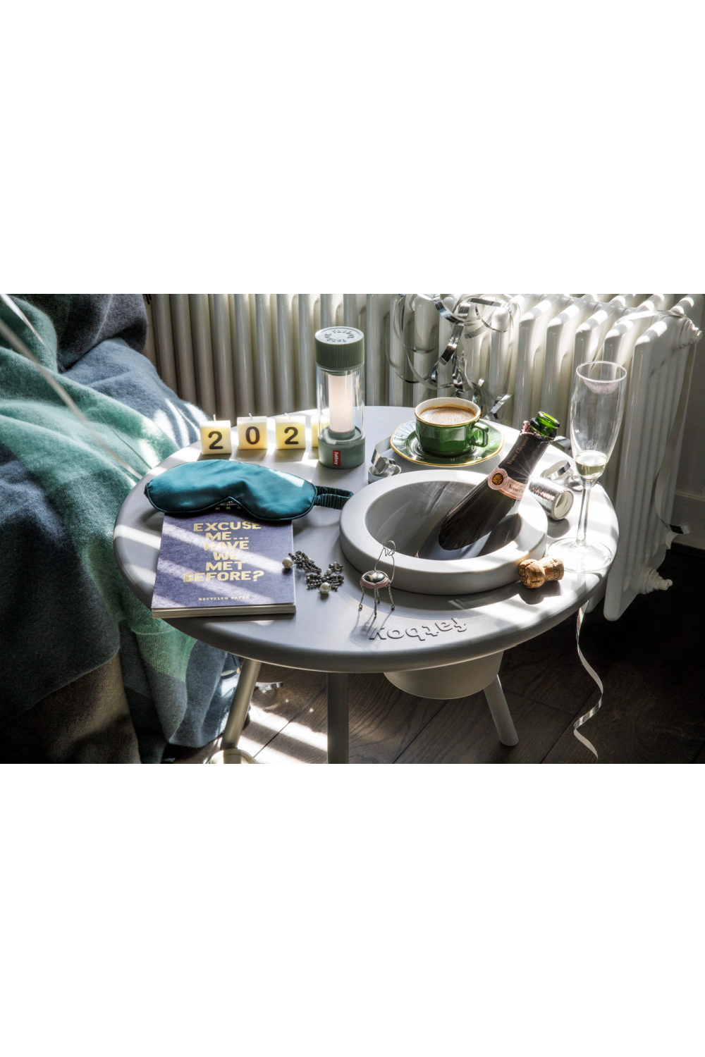   Tripod Outdoor Planter Side Table | Oroa.com