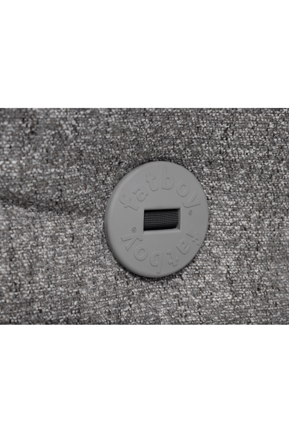   Back-Buttoned Modern Easy Chair | Oroa.com